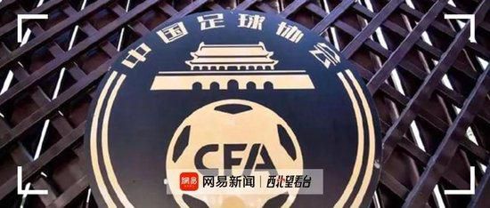 岳的白嫩饱满的双乳