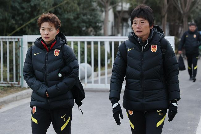 莫妮卡裸全乳无删减电影情事