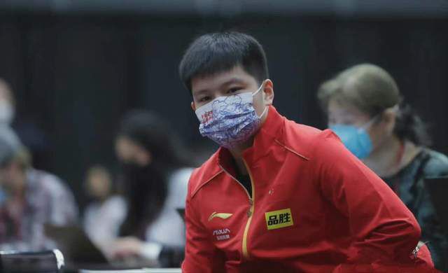 两个小男生输了脱裤子